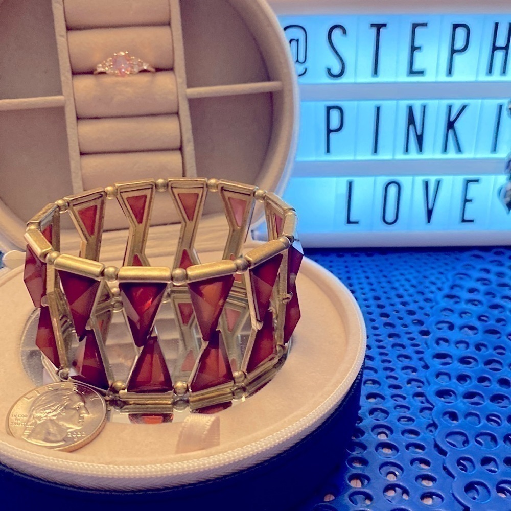 𝅺VINTAGE Fashion stretch bracelet with Unique triangle design